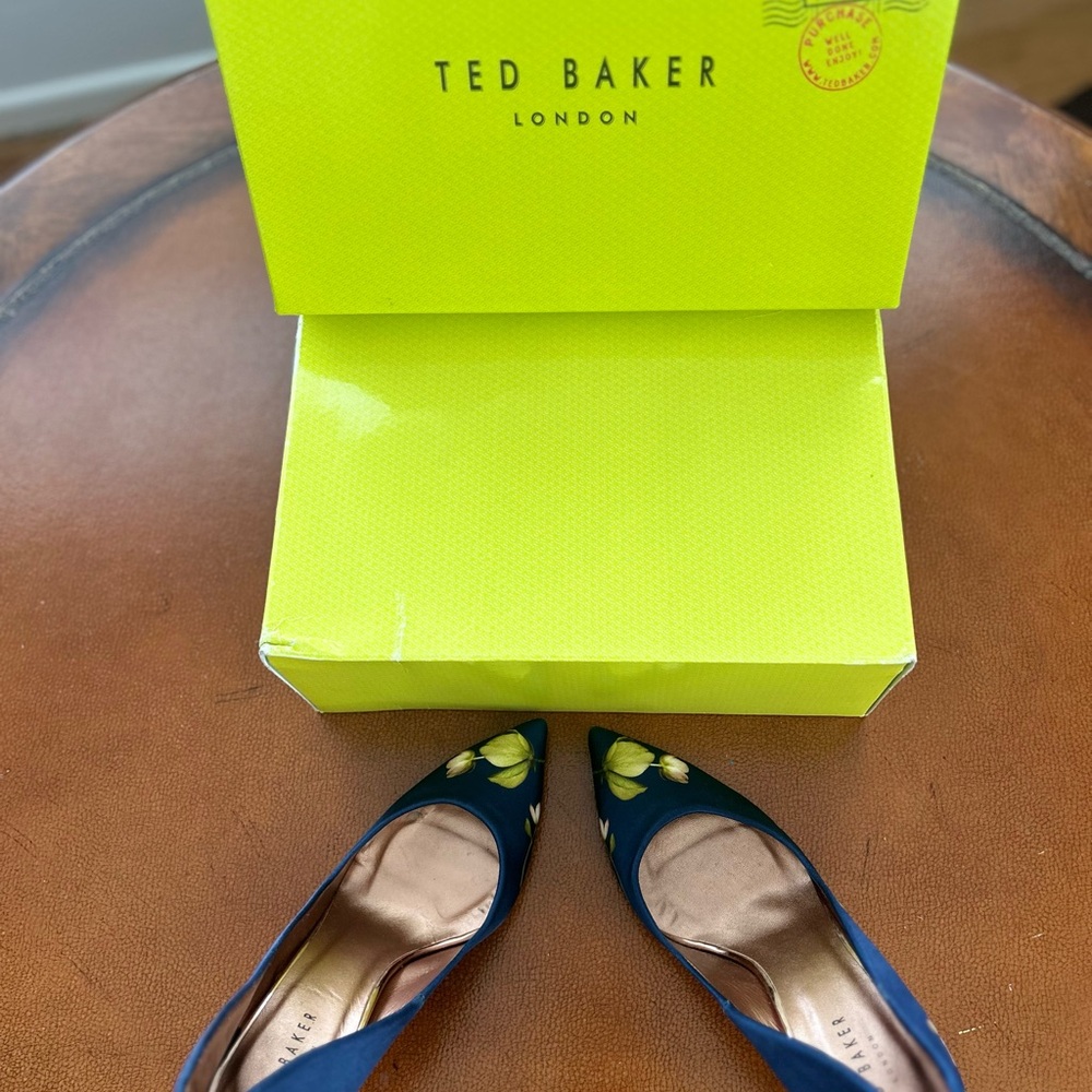 Ted Baker Women's Floral Navy Heels - Picture 5 of 7
